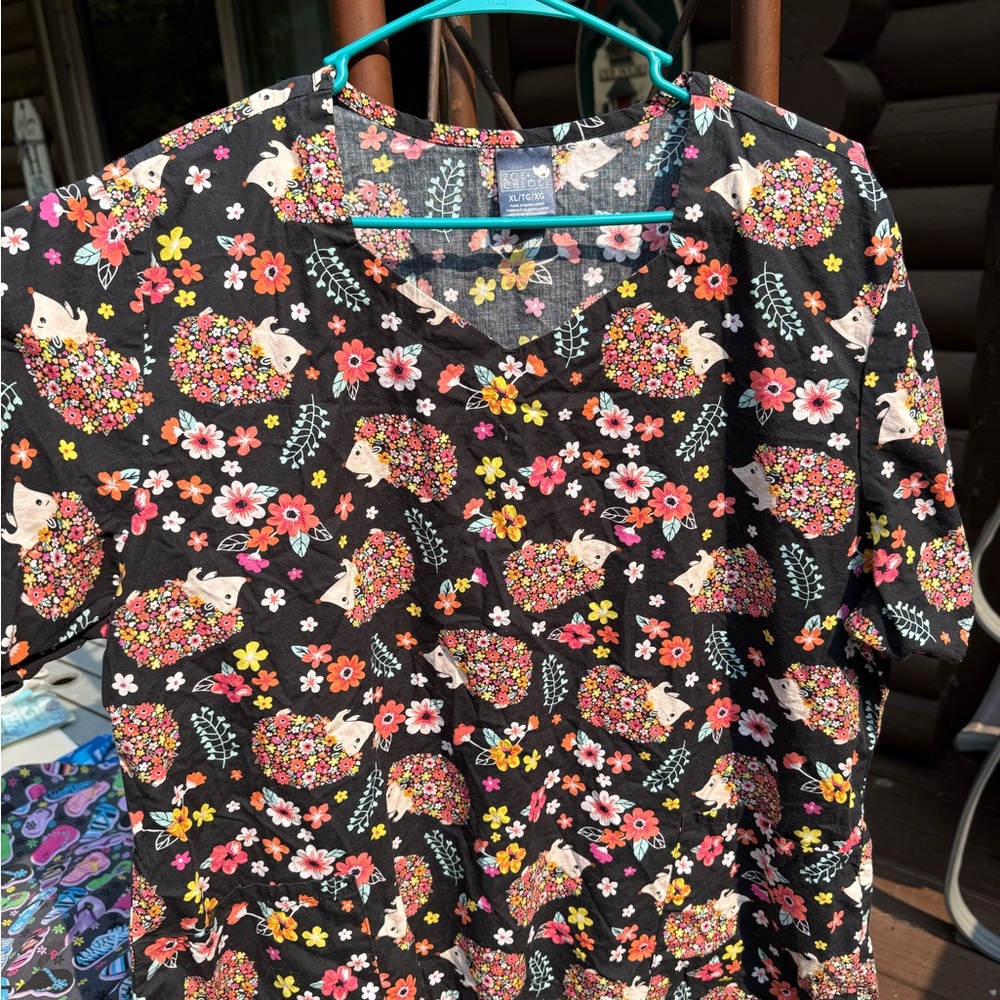 Floral Hedgehog Scrub Top XL